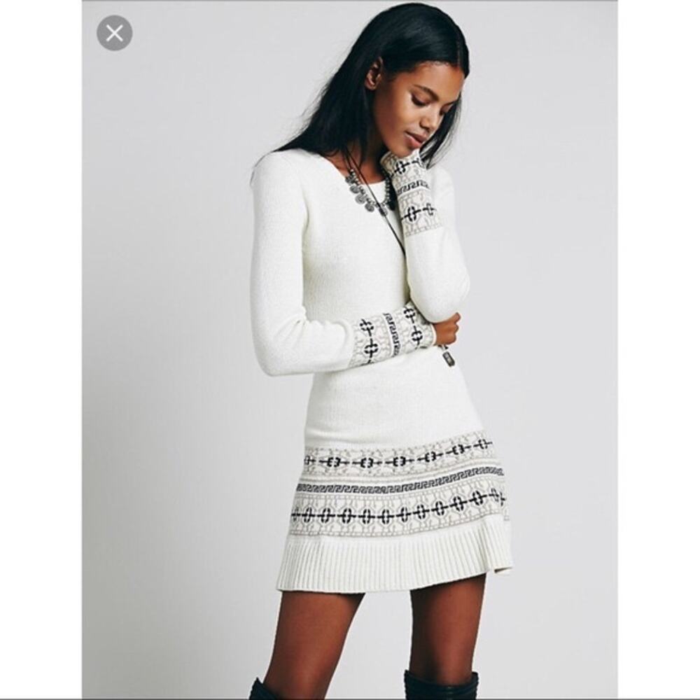 NEW For Love and Lemons Knitz Alpine Knit Round Neck Sweater Dress Size Large‎